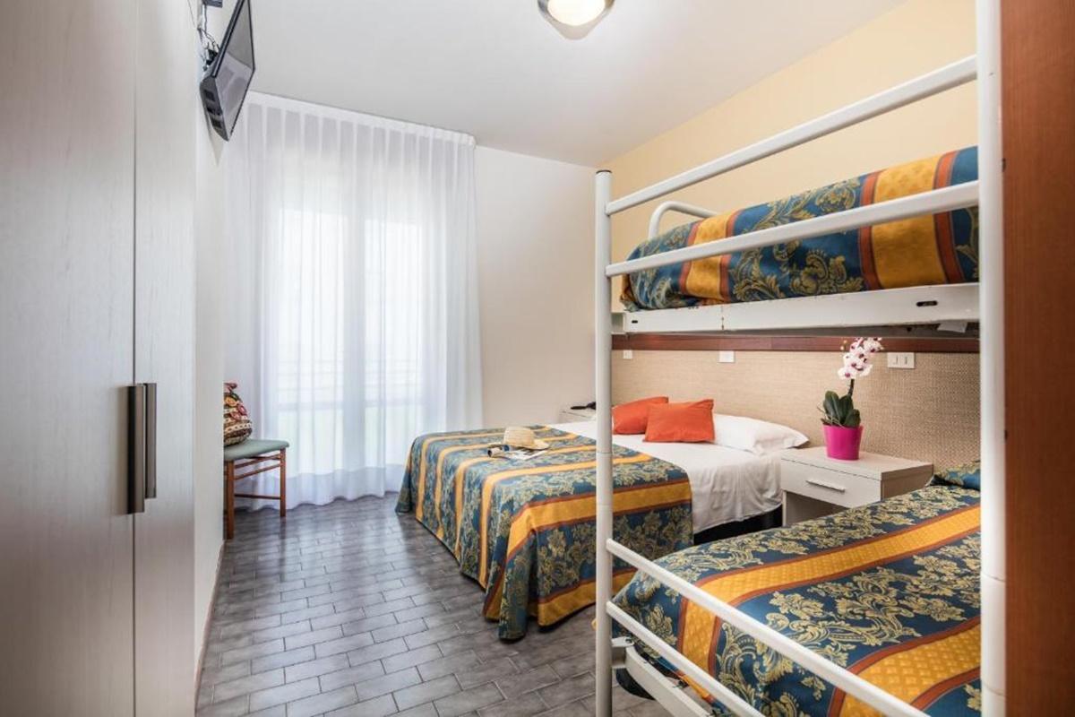Hotel Bettina Лідо-ді-Єзоло Екстер'єр фото
