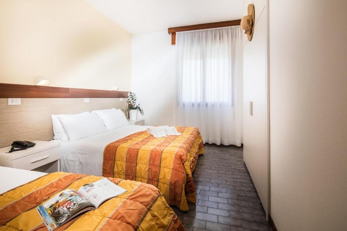 Hotel Bettina Лідо-ді-Єзоло Екстер'єр фото