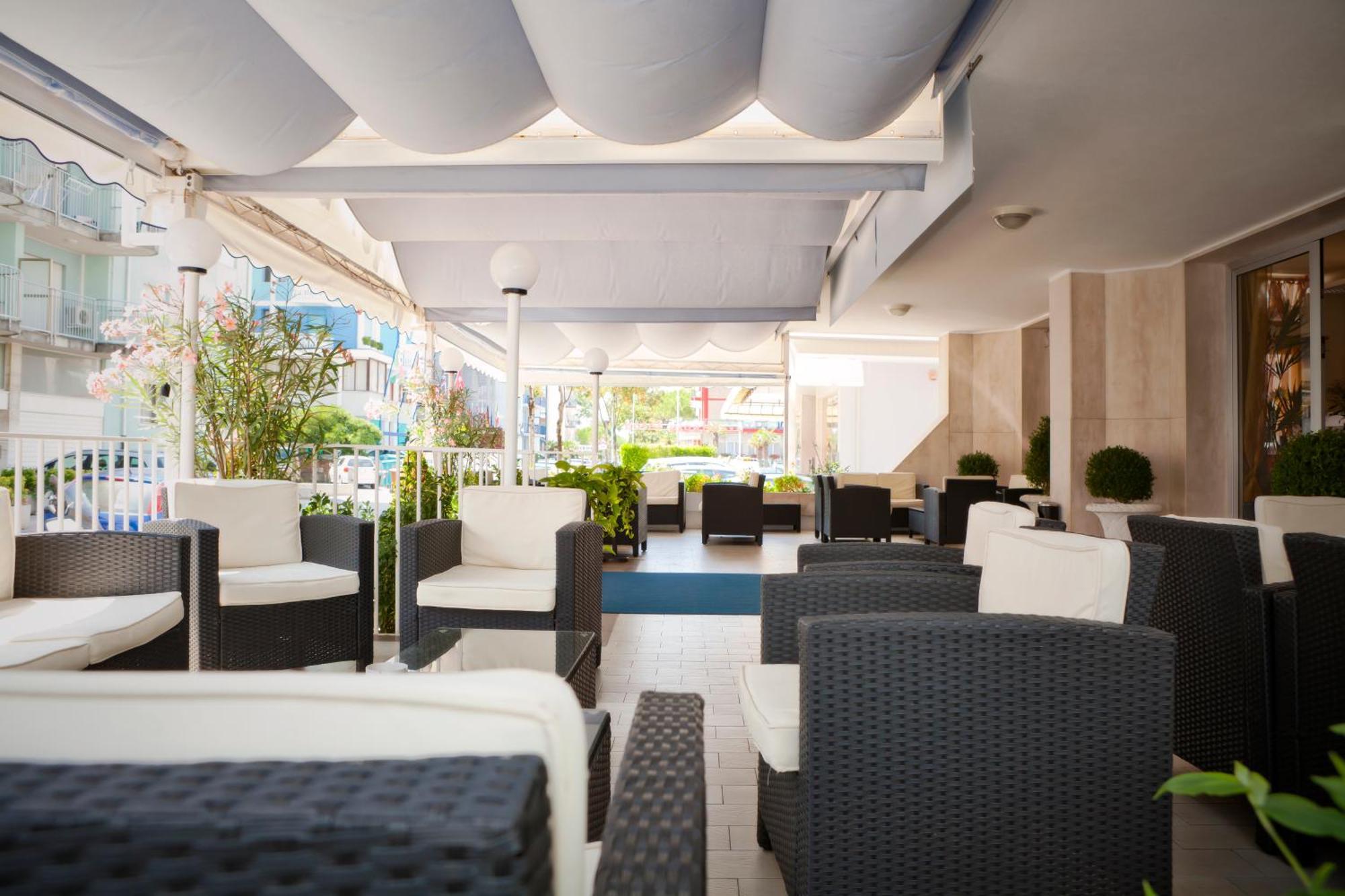 Hotel Bettina Лідо-ді-Єзоло Екстер'єр фото