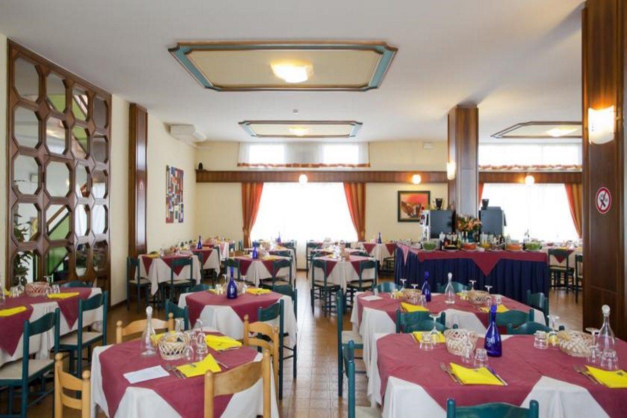 Hotel Bettina Лідо-ді-Єзоло Екстер'єр фото