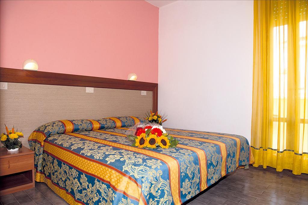 Hotel Bettina Лідо-ді-Єзоло Екстер'єр фото
