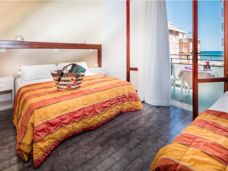 Hotel Bettina Лідо-ді-Єзоло Екстер'єр фото
