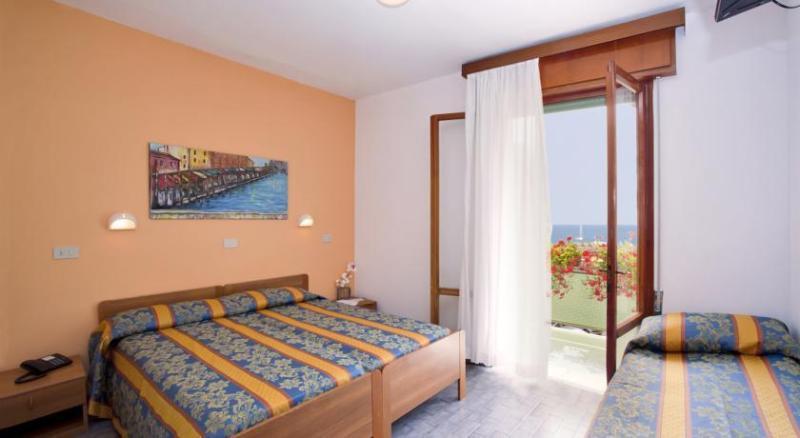 Hotel Bettina Лідо-ді-Єзоло Екстер'єр фото